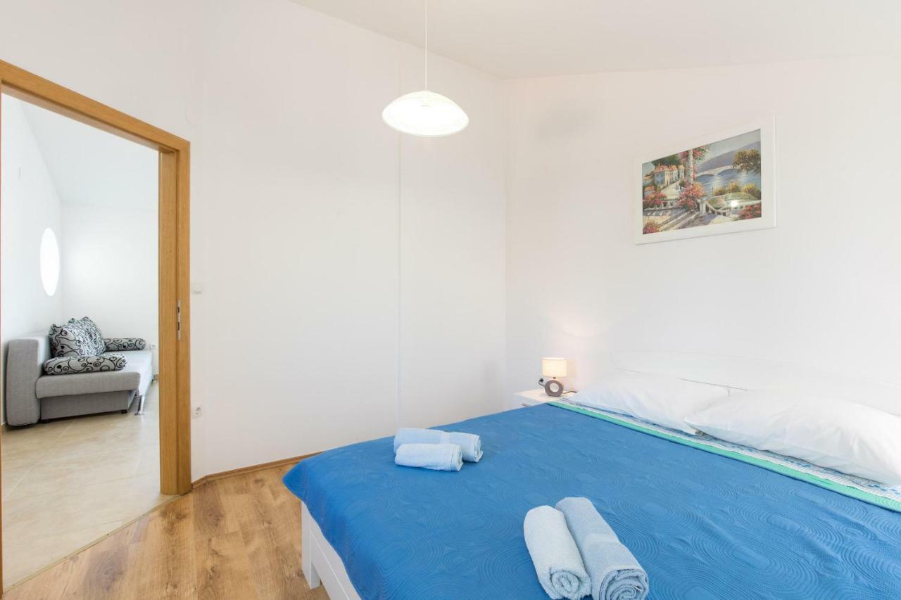 Apartment Nino Malinska